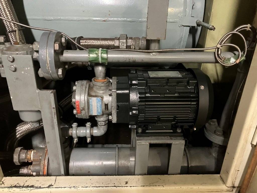 オイルポンプモーター交換作業